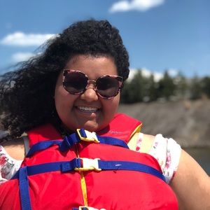 Meet your Posher, Jenessa